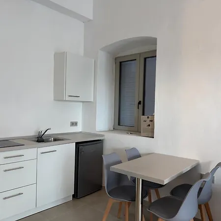 Apartman Almyra *