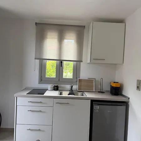 Almyra Apartament *