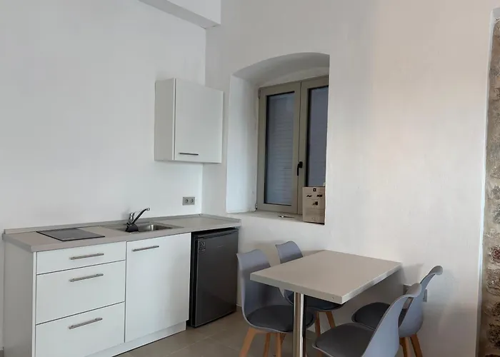 Apartman Almyra *